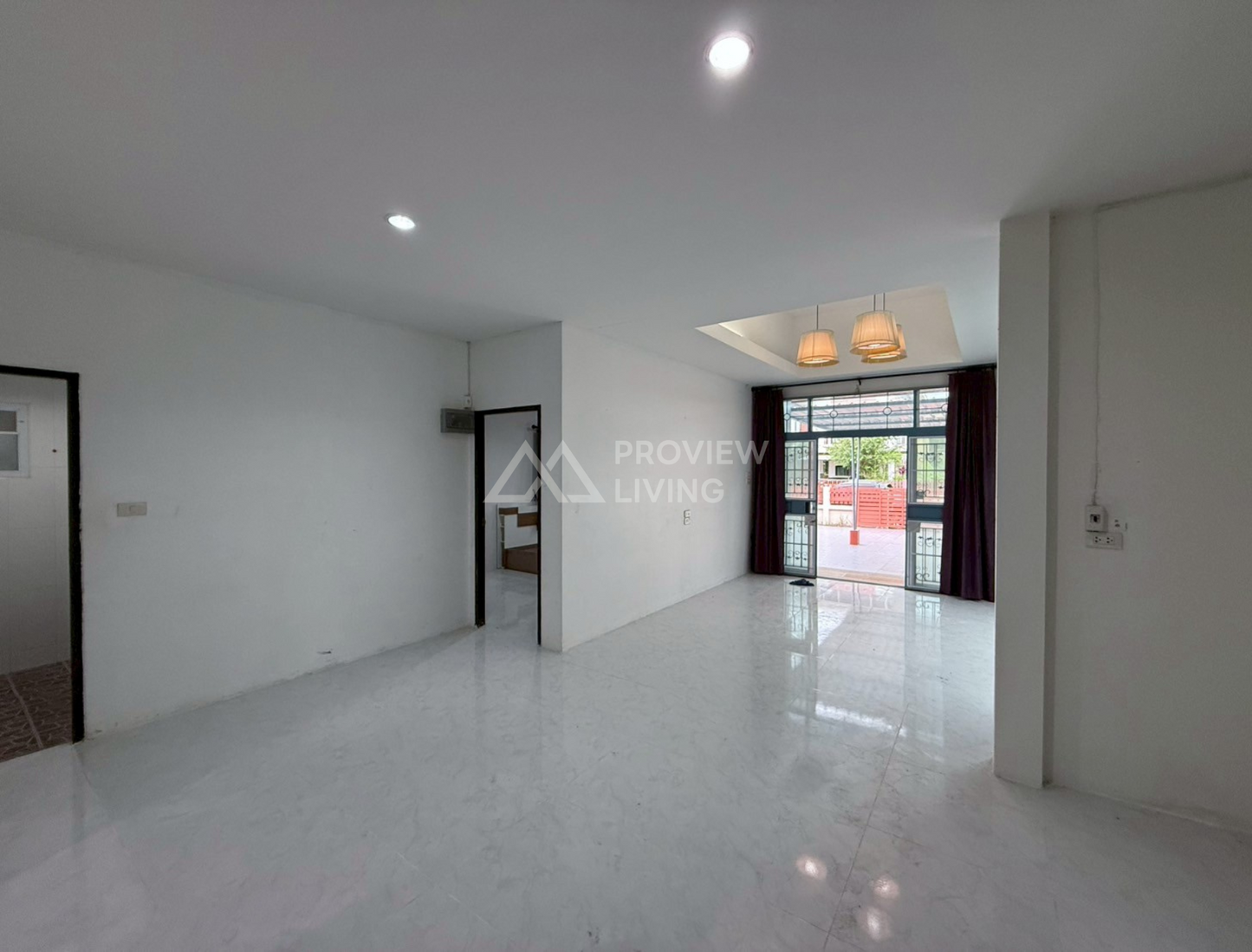 [ขายด่วน] บ้านเดี่ยวหลังใหญ่ 3 ห้องนอน 2 ห้องน้ำ ใกล้โรงพยาบาลสุราษฎร์ฯแถมเฟอร์ครบ พร้อมเข้าอยู่ ราคา 2.2X ล้าน!