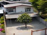 2-story detached house for sale in Soi Phakdi Anusorn 2, opposite Surat Thani City Municipality, for 3.XX million baht.