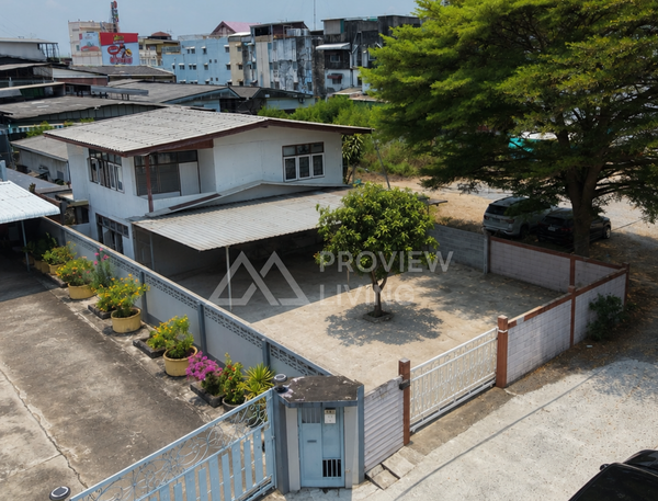 2-story detached house for sale in Soi Phakdi Anusorn 2, opposite Surat Thani City Municipality, for 3.XX million baht.