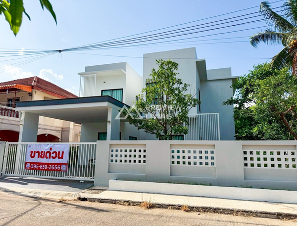บ้านเดี่ยว Modern Luxury 2 ชั้น ฟังก์ชันครบ 4 ห้องนอน ใกล้โรงพยาบาล  @เมืองสุราษฏร์ธานี ราคา 6.XX ล้านบาท