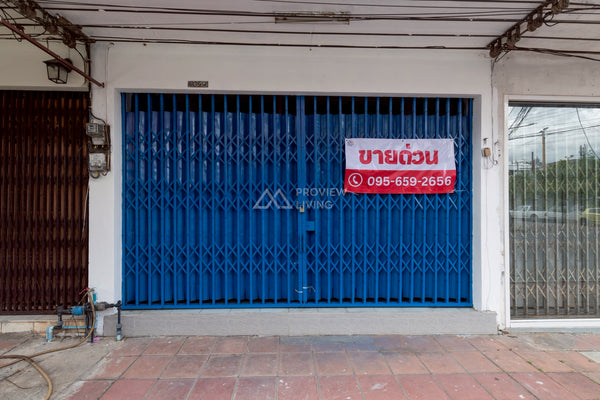 [For Sale] 2-story townhouse, 2 bedrooms, 2 bathrooms, 15.3 sq.wah, Dok Nok 13, near the provincial school, Samphao Thong Market, next to Ploenpet Hotel. Prime location, convenient travel, Surat Thani.