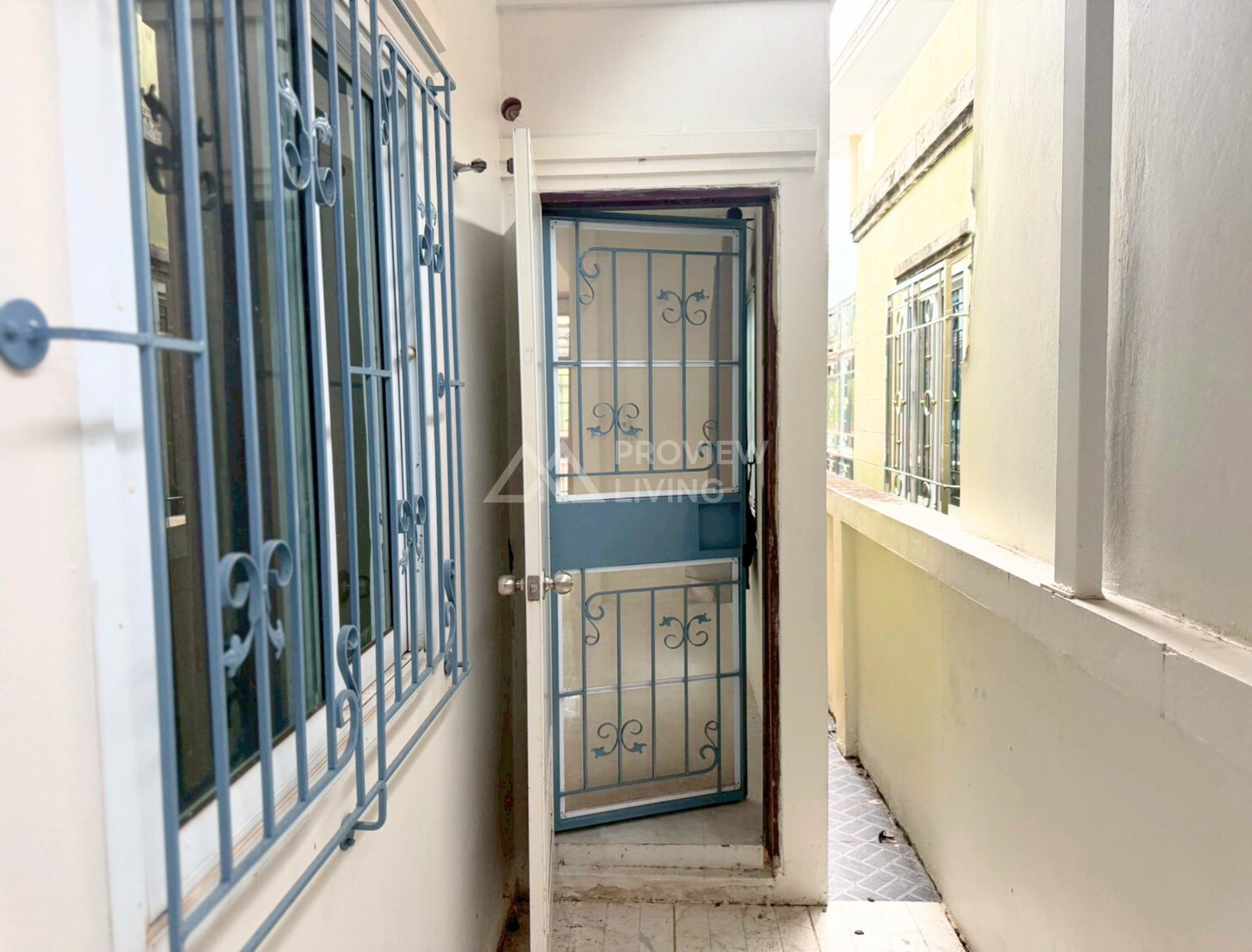 [ขายด่วน] บ้านเดี่ยวหลังใหญ่ 3 ห้องนอน 2 ห้องน้ำ ใกล้โรงพยาบาลสุราษฎร์ฯแถมเฟอร์ครบ พร้อมเข้าอยู่ ราคา 2.2X ล้าน!