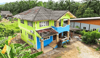URGENT SALE: Two-story detached house in Surat Thani, with land size of 153.9 square wah. Roadside frontage. 2.3 km from Phunphin Railway Station. 2 bedrooms, 2 bathrooms.