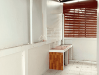 Urgent sale! 3-bedroom, 2-bathroom detached house in Soi Sriwichai 16, near Surat Thani Hospital. Fully furnished. Special price 2.2X million!