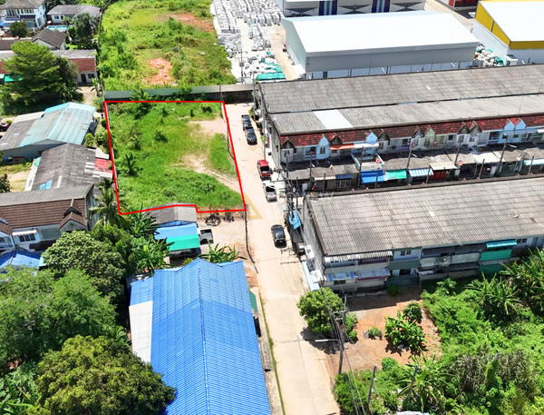 URGENT SALE! Vacant land ready for use in the heart of Phunphin. Size 2 Ngan 29.1 sq. wah. (829.1 sq.m.) 39-meter frontage. Landfilled and ready for development. Near Phunphin Villa and Surat Seafoods Co., Ltd.
