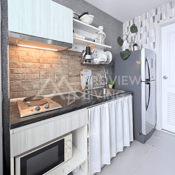 Urgent sale: The Garden Condo, corner unit, Building C, 5th floor, 30 sq.m. Near Surat Hospital, only 650 meters.