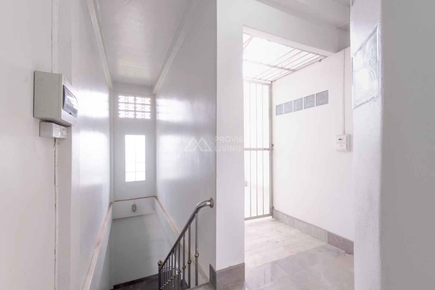 [ขาย] ตึกแถว 2 ชั้น 2 คูหา คูหาละ 2 ห้องนอน 2 ห้องน้ำ รวมขนาด 30.2 ตร.วา @ดอกนก 13 ใกล้โรงเรียนจังหวัด ศูนย์ราชการ และวิทยาลัยเทคนิค