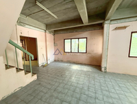 Urgent Sale: Corner House in Surat Thani, large plot, good location – Saowaluck 1 Village Soi 19, 2-story house, 8.5 meters wide, 90.5 sq. wah. Price only 2.XX million. 2 beds, 2 baths.