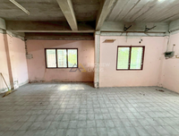 Urgent Sale: Corner House in Surat Thani, large plot, good location – Saowaluck 1 Village Soi 19, 2-story house, 8.5 meters wide, 90.5 sq. wah. Price only 2.XX million. 2 beds, 2 baths.