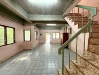 Urgent Sale: Corner House in Surat Thani, large plot, good location – Saowaluck 1 Village Soi 19, 2-story house, 8.5 meters wide, 90.5 sq. wah. Price only 2.XX million. 2 beds, 2 baths.