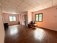 Urgent Sale: Corner House in Surat Thani, large plot, good location – Saowaluck 1 Village Soi 19, 2-story house, 8.5 meters wide, 90.5 sq. wah. Price only 2.XX million. 2 beds, 2 baths.