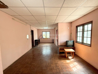 Urgent Sale: Corner House in Surat Thani, large plot, good location – Saowaluck 1 Village Soi 19, 2-story house, 8.5 meters wide, 90.5 sq. wah. Price only 2.XX million. 2 beds, 2 baths.