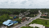 URGENT SALE: Two-story detached house in Surat Thani, with land size of 153.9 square wah. Roadside frontage. 2.3 km from Phunphin Railway Station. 2 bedrooms, 2 bathrooms.