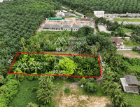 Urgent sale: Land in Surat Thani, 1 rai, in Soi Tha Rong Chang 23, 700 meters from Wat Somwang.