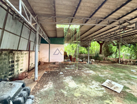 Urgent Sale: Corner House in Surat Thani, large plot, good location – Saowaluck 1 Village Soi 19, 2-story house, 8.5 meters wide, 90.5 sq. wah. Price only 2.XX million. 2 beds, 2 baths.