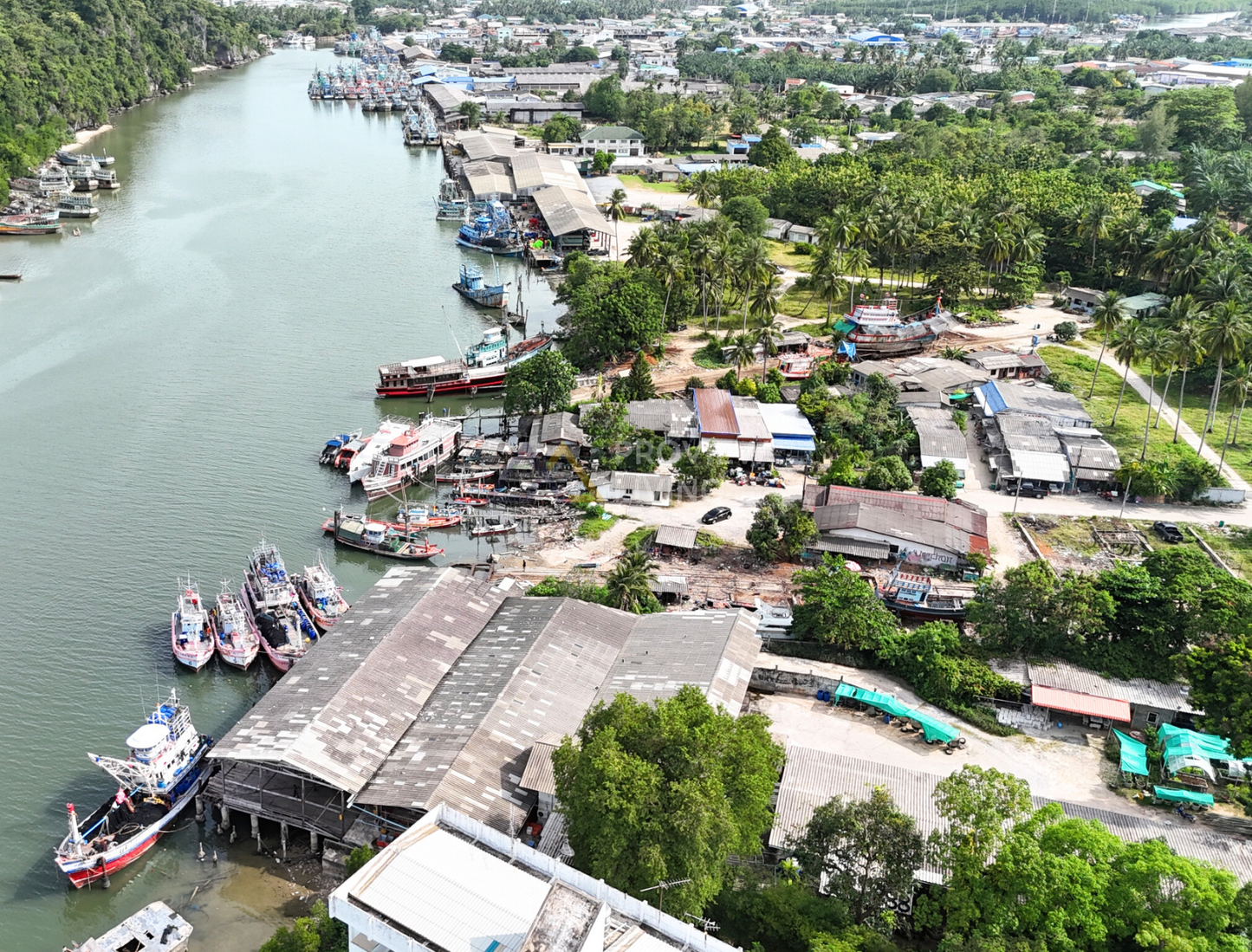 [ขายด่วน] ที่ดินขนาดใหญ่ 2 ไร่ 40 ตร.วา พร้อมอู่เรือเก่า ใกล้โรงไฟฟ้าขนอม ติดถนน – ติดคลอง – พร้อมใช้  @ขนอม สิชล นครศรีธรรมราช