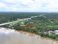 [For Sale] BS-06 Waterfront land 1 rai 2 ngan 83.5 square wah, next to Ar Tia Restaurant. 6 MB. Riverside, beautiful view. Suitable for a resort, restaurant, or cafe. Surat Thani.