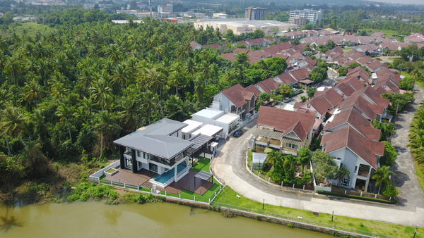 ขายบ้านเดี่ยว Modern Luxury ริมน้ำ หลังใหญ่ พร้อมสระว่ายน้ำ ฟังก์ชันครบครัน ใกล้เซ็นทรัลสุราษฎร์ธานี