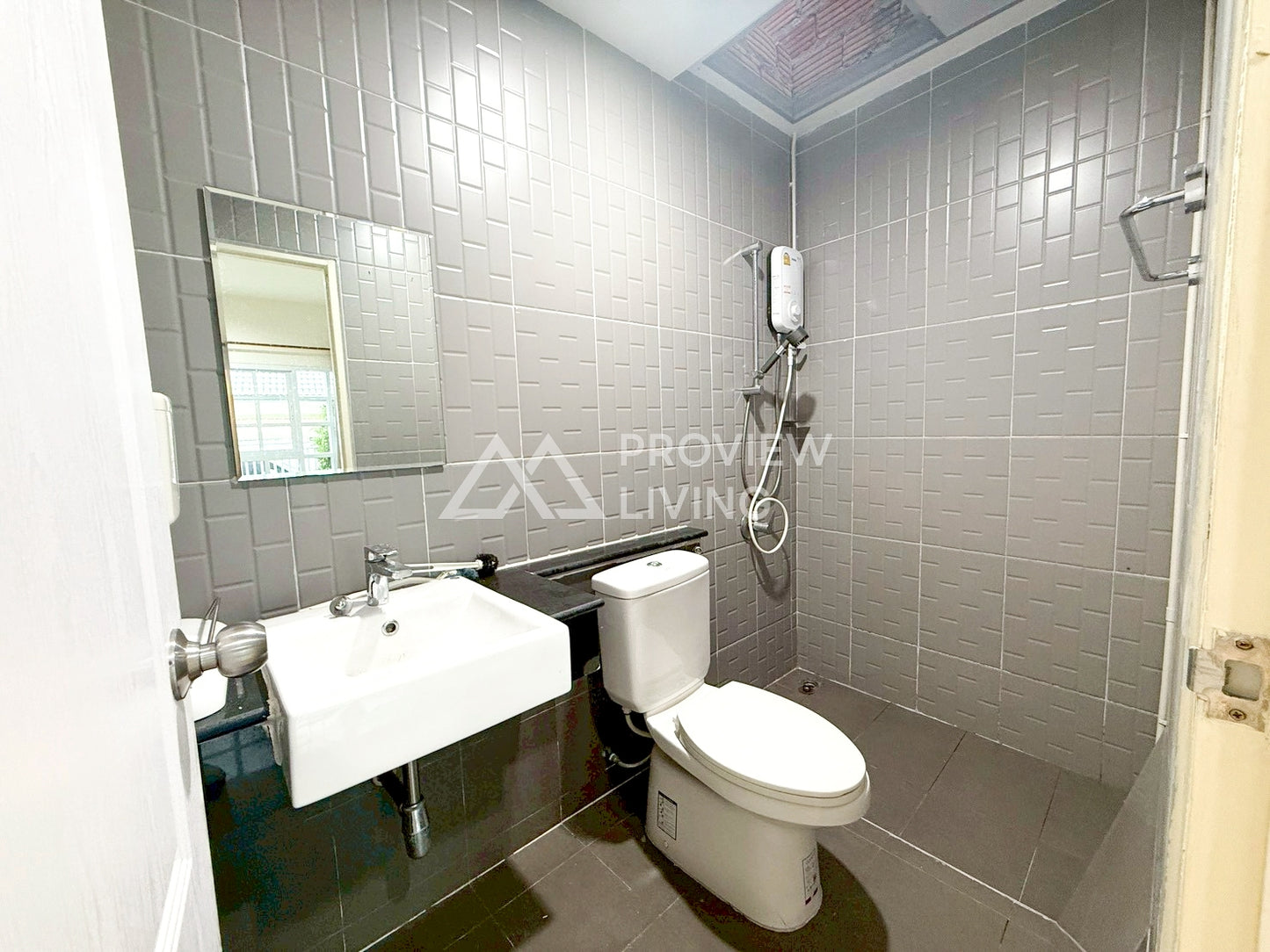 [ขายด่วน] บ้านแฝด โครงการวิลล่าเทมโป้ ซอยโกเตง | 33.2 ตร.วา | 2 ห้องนอน 2 ห้องน้ำ 2 จอดรถ