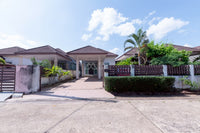 [Sold Out] Large detached house in Soi Srivichai 16, near Lotus's and Central Surat Thani. Fully furnished, ready to move in. Price 2.2X million! 3 bedrooms, 2 bathrooms.