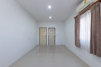 [Sold Out] Large detached house in Soi Srivichai 16, near Lotus's and Central Surat Thani. Fully furnished, ready to move in. Price 2.2X million! 3 bedrooms, 2 bathrooms.