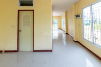 Urgent sale! Townhome in Surat Thani, 2 beds, 3 baths, behind Ban Nai Market, Pak Phraek Subdistrict, Don Sak. Size 25 sq.wa. Starting from 8.X hundred thousand baht.
