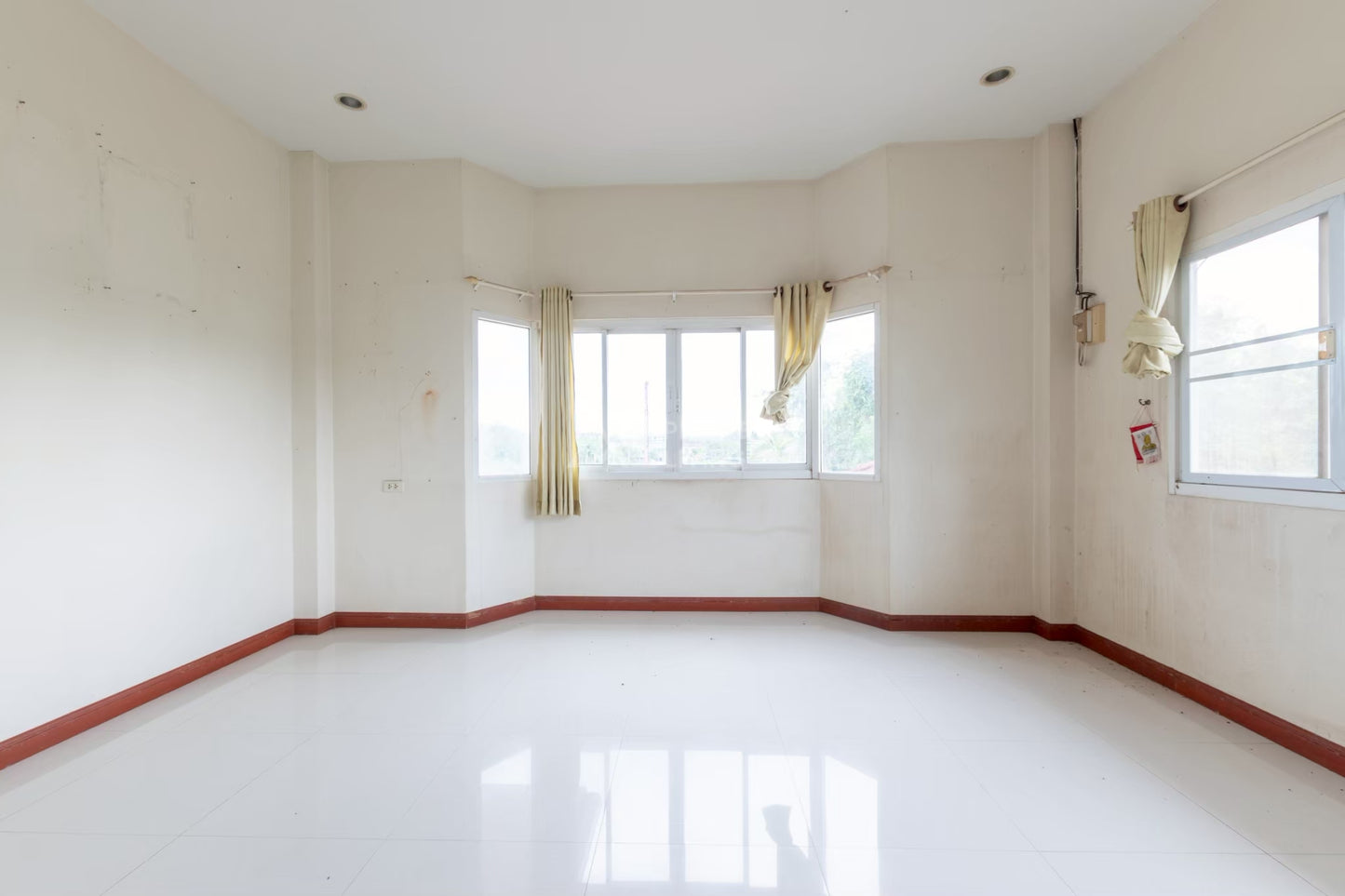 [ขายด่วน] คุ้มที่สุด! บ้านเดี่ยว 2 ชั้น 4 นอน 3 น้ำ บางชุมโถ ใกล้ทั้งเซ็นทรัล และโลตัสสุราษฎร์ธานี พื้นที่กว้างขนาด 116 ตร.ว. หน้ากว้าง 16 ลึก 28