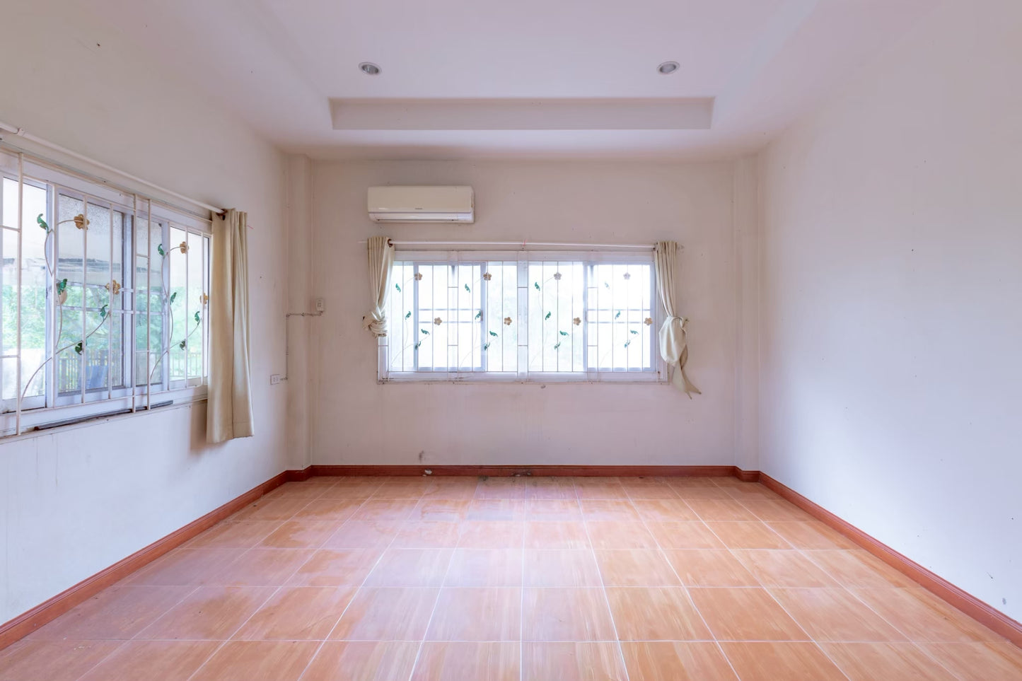 [ขายด่วน] คุ้มที่สุด! บ้านเดี่ยว 2 ชั้น 4 นอน 3 น้ำ บางชุมโถ ใกล้ทั้งเซ็นทรัล และโลตัสสุราษฎร์ธานี พื้นที่กว้างขนาด 116 ตร.ว. หน้ากว้าง 16 ลึก 28