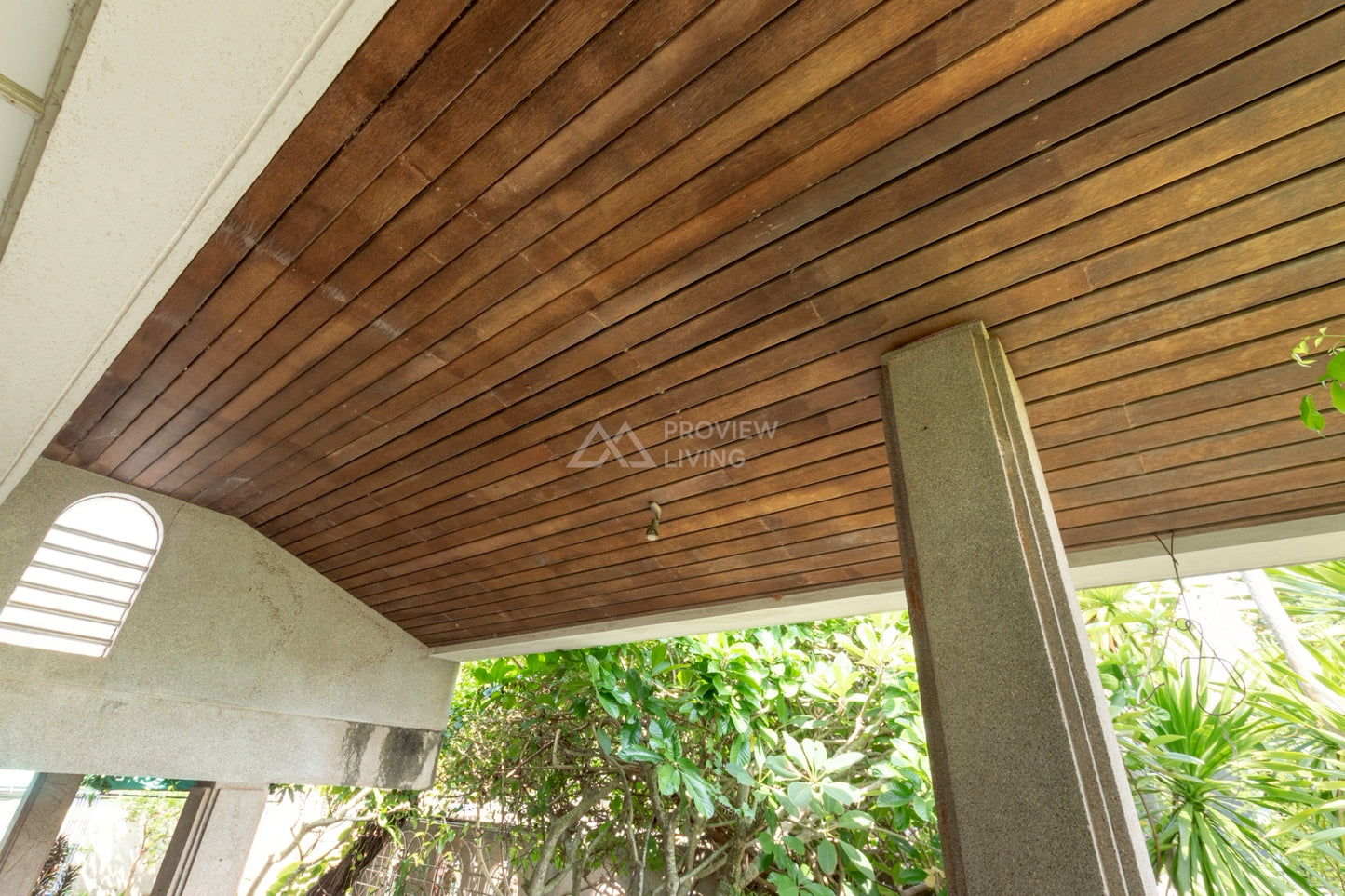 [ขายด่วน] บ้าน Rare Location...ที่ผสานความสะดวกสบายกับดีไซน์ไว้อย่างลงตัว ขนาด 114.9 ตารางวา หน้ากว้าง  19 เมตร 3 ชั้น 4 ห้องนอน 5 ห้องน้ำ  ซอยอำเภอ 5 ใกล้โรงเรียนเทพมิตรศึกษา และห้างสหไทย