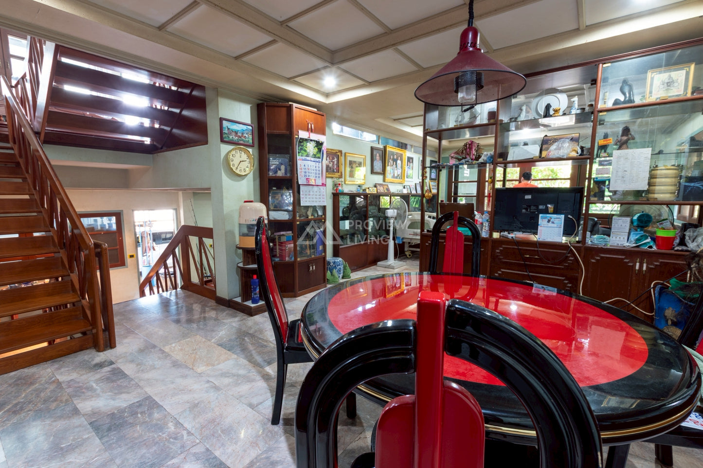 [ขายด่วน] บ้าน Rare Location...ที่ผสานความสะดวกสบายกับดีไซน์ไว้อย่างลงตัว ขนาด 114.9 ตารางวา หน้ากว้าง  19 เมตร 3 ชั้น 4 ห้องนอน 5 ห้องน้ำ  ซอยอำเภอ 5 ใกล้โรงเรียนเทพมิตรศึกษา และห้างสหไทย