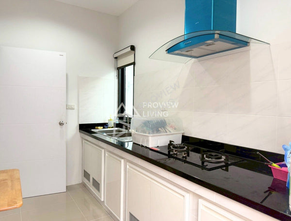 For sale: Single-story detached house, 3 bedrooms, 2 bathrooms, near Lamphu Island, Surat Thani. Fully furnished, ready to move in. Price: 3.09 million.