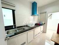 For sale: Single-story detached house, 3 bedrooms, 2 bathrooms, near Lamphu Island, Surat Thani. Fully furnished, ready to move in. Price: 3.09 million.