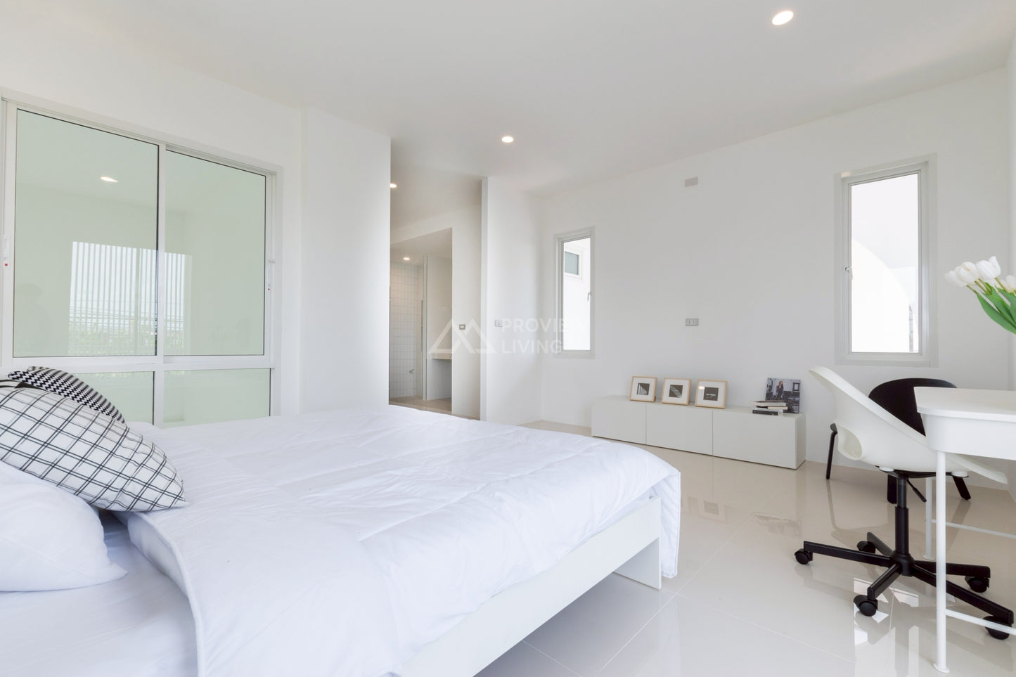 [พร้อมอยู่] บ้านใหม่ สไตล์ Ultra Modern ดีไซน์โดดเด่น ขนาด 62.5 ตร.ว. @ปากน้ำสุราษฎร์ธานี ฟังก์ชัน 4 ห้องนอน 4 ห้องน้ำ 3 ที่จอดรถ เข้าออกได้หลายทาง พร้อมอยู่ทันที!