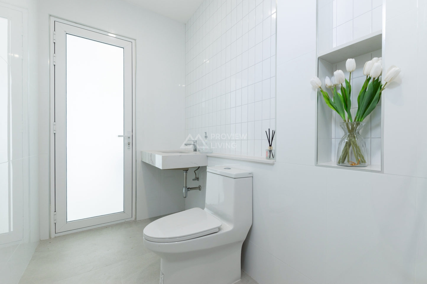 [พร้อมอยู่] บ้านใหม่ สไตล์ Ultra Modern ดีไซน์โดดเด่น ขนาด 62.5 ตร.ว. @ปากน้ำสุราษฎร์ธานี ฟังก์ชัน 4 ห้องนอน 4 ห้องน้ำ 3 ที่จอดรถ เข้าออกได้หลายทาง พร้อมอยู่ทันที!