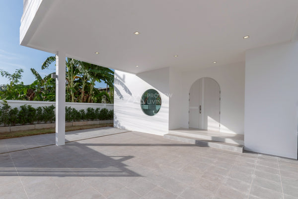 [Ready to move in] New Ultra Modern style house, outstanding design, size 62.5 sq.w., Pak Nam, Surat Thani, featuring 4 bedrooms, 4 bathrooms, 3 parking spaces, multiple access routes. Ready for immediate occupancy!