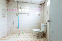 URGENT SALE Warehouse, Surat Thani, 2 stories, 50 sq.wah, Soi Wat Pho 24, 17 m. frontage, Mini Big C at the entrance of the soi, 4 beds, 2 baths