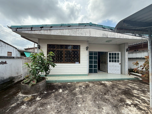 [ขายด่วน] บ้านเดี่ยวห้องมุม ซอย ชนเกษม 27 และ ศรีเกษม 24 | 49.7 ตร.วา | 2 ห้องนอน 1 ห้องน้ำ 2 จอดรถ