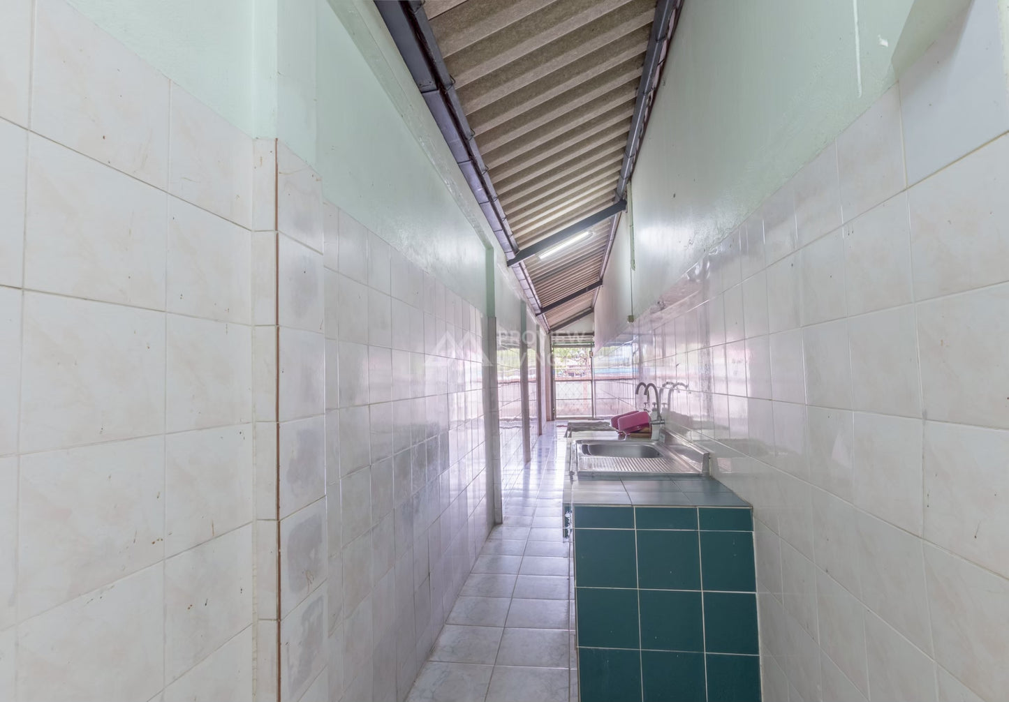 [ขายด่วน] 4.X ล้านมีทอน! อาคารพาณิชย์ 2 คูหา ใกล้เทศบาลนครสุราษฎร์ธานี แค่ 200 เมตร ขนาดรวม 48.6 ตารางวา หน้ากว้าง 11 เมตร ลึก 16 เมตร