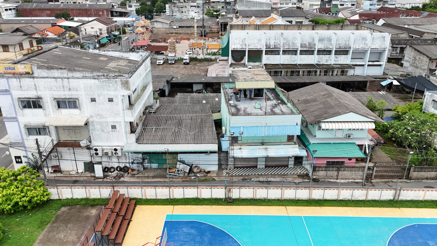 [ขายด่วน] 4.X ล้านมีทอน! อาคารพาณิชย์ 2 คูหา ใกล้เทศบาลนครสุราษฎร์ธานี แค่ 200 เมตร ขนาดรวม 48.6 ตารางวา หน้ากว้าง 11 เมตร ลึก 16 เมตร