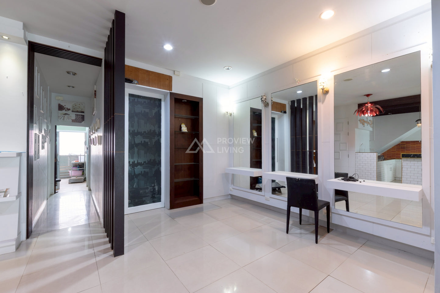 [ขายด่วน] อาคารพาณิชย์ ห้องมุม 2 คูหา 5 ห้องนอน 4 ห้องน้ำ 3 ห้องครัว บิ้วอิน+เฟอร์ครบ ทำเลทองศรีเกษม ใจกลางสุราษฎร์ฯ