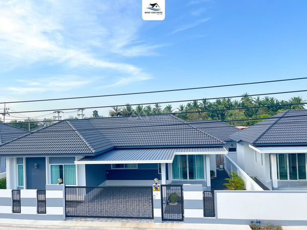 [Ready to move in] 3-story townhouse, 3 bedrooms, 3 bathrooms, Classic style, behind Big C, Baan Sub Thong, Thongyada, Surat Thani