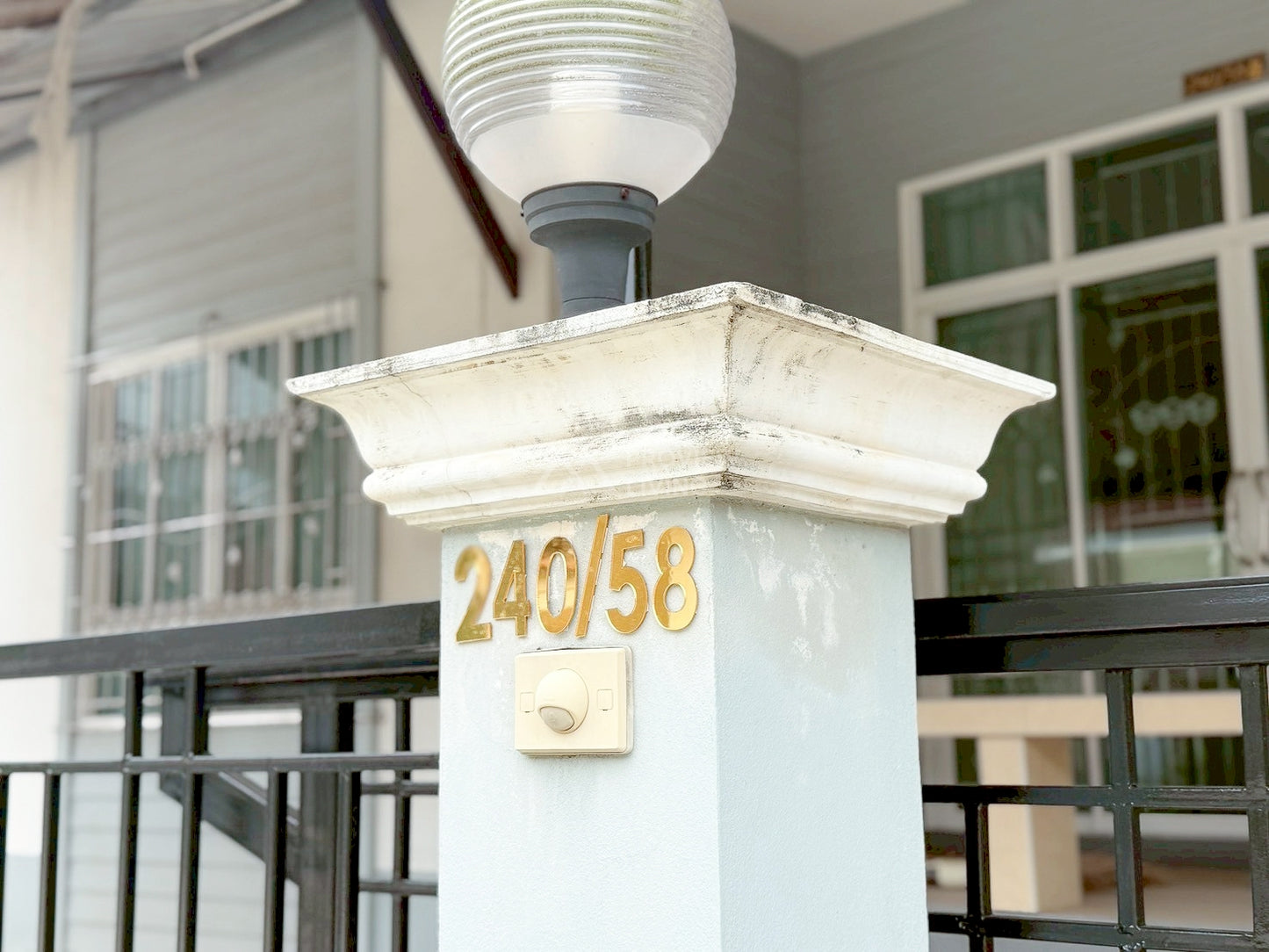 [ขายด่วน] บ้านเดี่ยว 3 ห้องนอน 2 ห้องน้ำ 53.3 ตร.ว. หมู่บ้านศรีอุไร ถนนอำเภอ ใกล้ค่ายวิภาวดี พร้อมอยู่ ทำเลดี ความปลอดภัยสูง เดินทางสะดวก