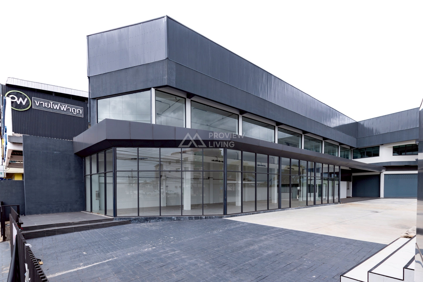 [ขายด่วน] ที่ดินเชิงพาณิชย์ สำหรับโชว์รูม สำนักงาน พร้อมลิฟต์ขนส่งสินค้า พื้นที่ใช้สอยกว่า 3,500 ตร.ม. ใกล้ รพ.สุราษฎร์