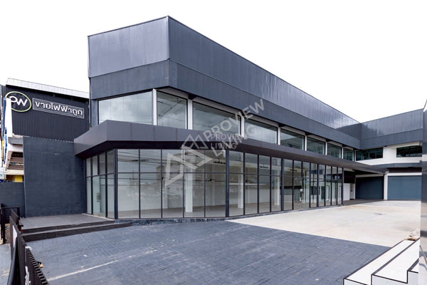 Urgent Sale: Showroom + Office + Warehouse with cargo lift, over 3,500 sq.m. usable area, Srivichai Road, near Surat Hospital.