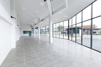 Urgent Sale: Showroom + Office + Warehouse with cargo lift, over 3,500 sq.m. usable area, Srivichai Road, near Surat Hospital.