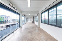 Urgent Sale: Showroom + Office + Warehouse with cargo lift, over 3,500 sq.m. usable area, Srivichai Road, near Surat Hospital.