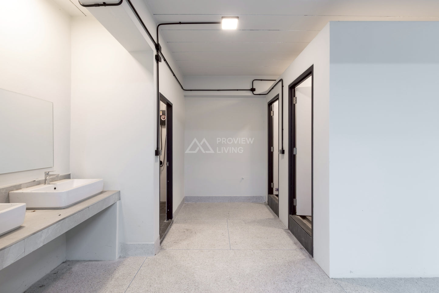 [ขายด่วน] ที่ดินเชิงพาณิชย์ สำหรับโชว์รูม สำนักงาน พร้อมลิฟต์ขนส่งสินค้า พื้นที่ใช้สอยกว่า 3,500 ตร.ม. ใกล้ รพ.สุราษฎร์