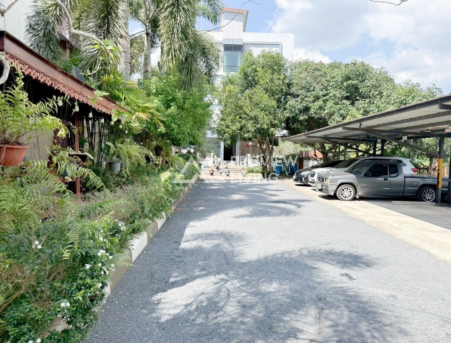 [ขายด่วน] หอพักนักศึกษา ซอยปากหมา ราชภัฎสุราษฎร์ธานี ผู้เช่าเต็มทั้งปี ขนาด 195.30 ตร.ว. มีทั้งหมด 19 ห้องพัก พร้อมห้องน้ำในตัวทุกห้อง