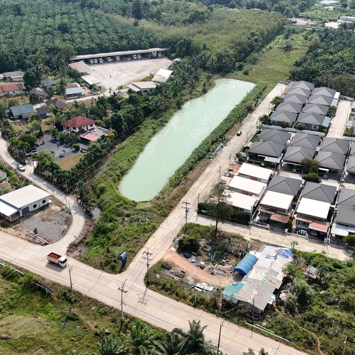 [ขายด่วน] ที่ดินเปล่า ใกล้ไทวัสดุ ใกล้ โตโยต้าท่าทอง ขนาด 6 ไร่ 0 งาน 87.9 ตารางวา ราคา 6.XX ลบ.