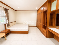 Urgent sale: 2 commercial buildings in Surat Thani, 63.4 sq. wah, opposite Wat Tha Rai School, near Tha Thong Market.
